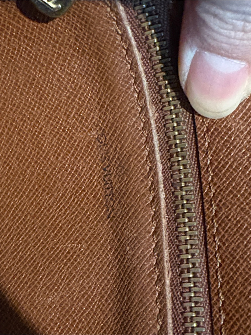 Louis Vuitton LP0970 MM Saint Cloud Brown Monogram Crossbody Bag - Picture 7 of 14